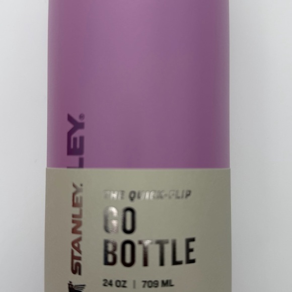 NWB Stanley The Quick Flip Go Bottle 24oz Lilac Stainless Steel Water Bottle - Picture 3 of 7